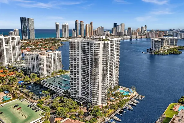 3530 Mystic Pointe Dr #411, Aventura, FL 33180