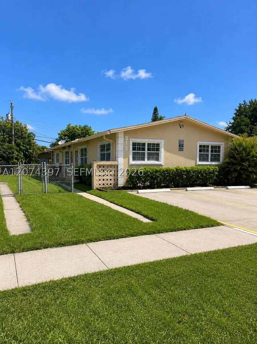 512 SW 10th St, Hallandale Beach, FL 33009 - #2