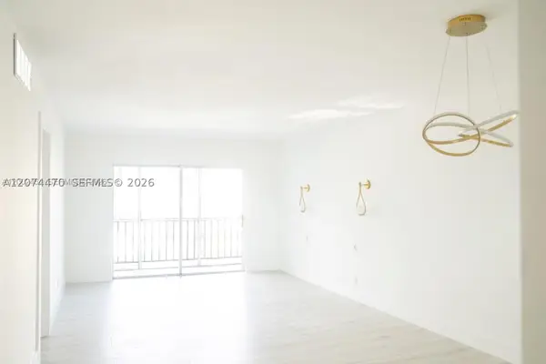 220 SW 9th Ave #306, Hallandale Beach, FL 33009