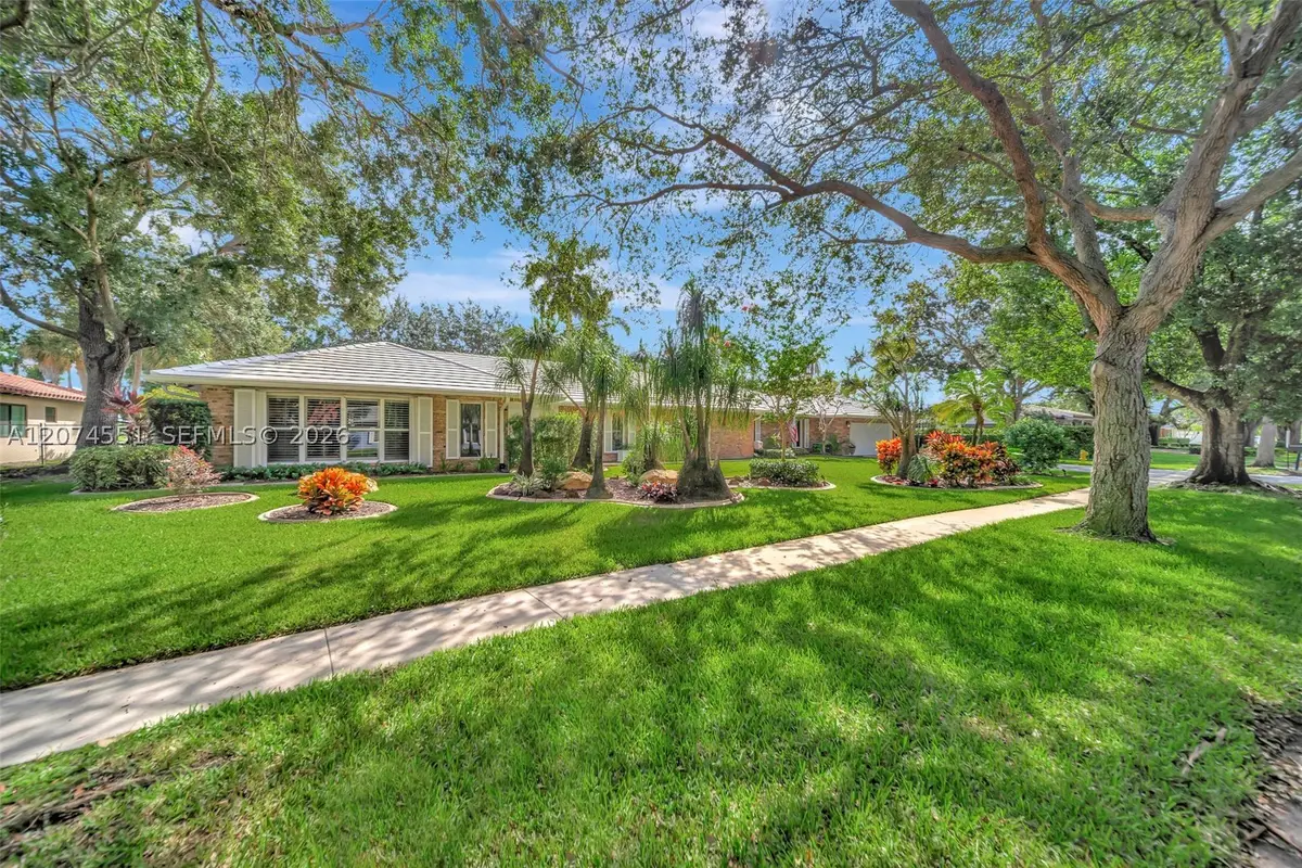 560 W Tropical Way, Plantation, FL 33317 - #1