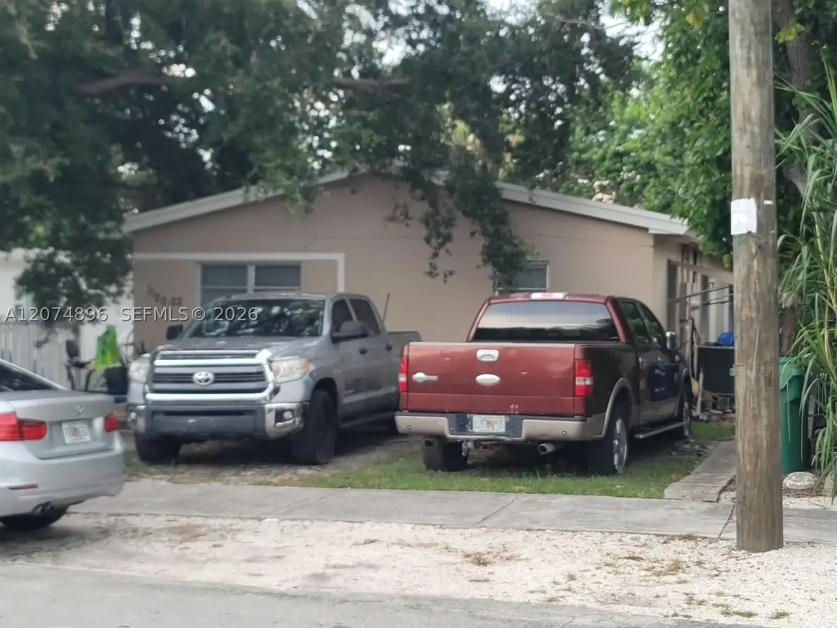 1120 NE 111th St, Miami, FL 33161 - #1