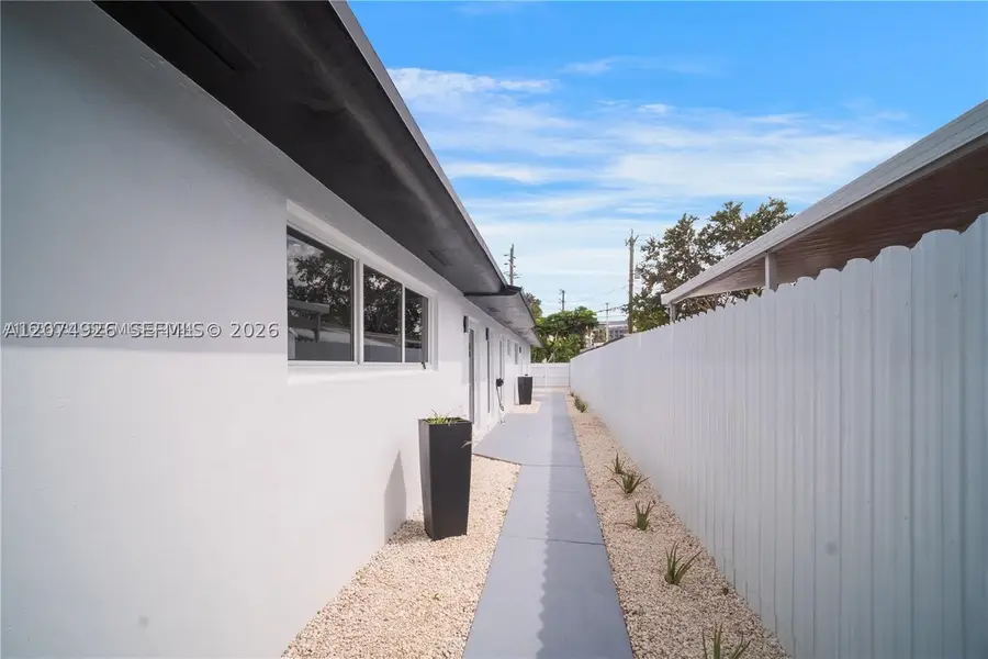 2388-2390 NE 173rd St, North Miami Beach, FL 33160 - #3