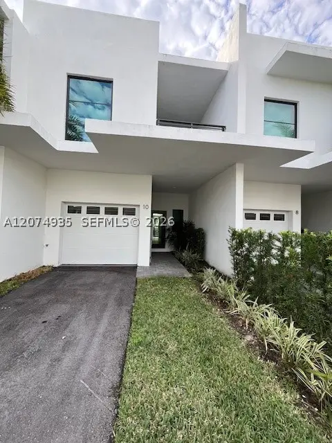2511 Pierce St #4, Hollywood, FL 33020