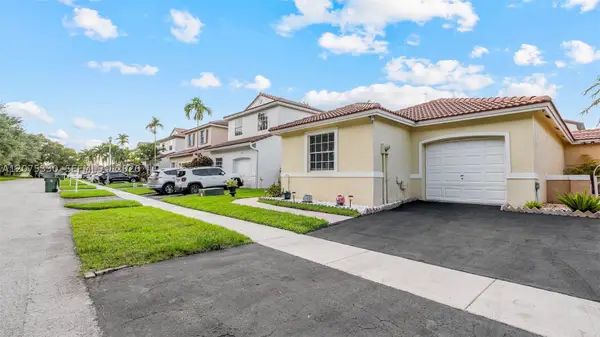 17251 NW 6th St, Pembroke Pines, FL 33029