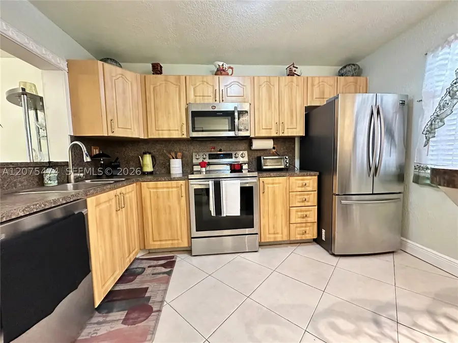 3910 Inverrary Blvd #202-B, Lauderhill, FL 33319 - #3