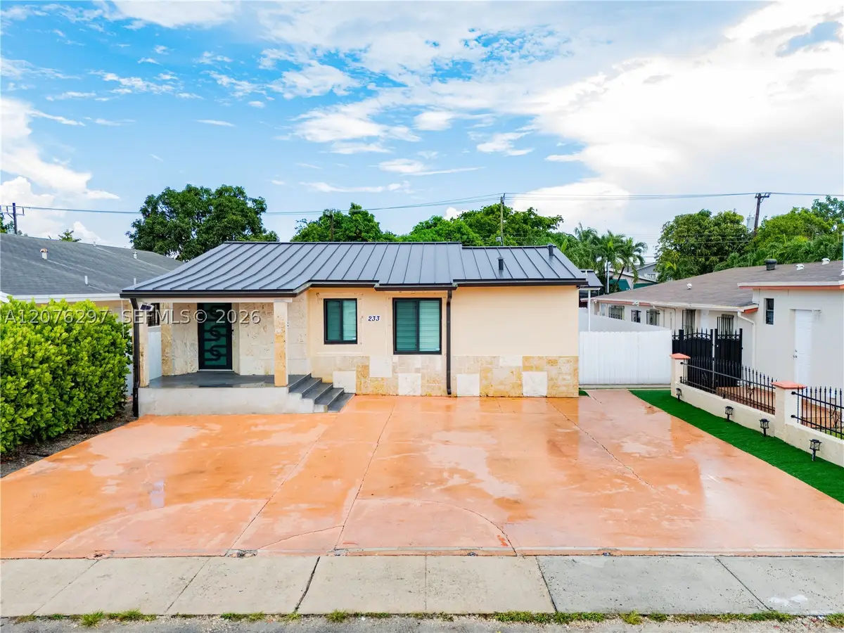 233 W 39th Pl, Hialeah, FL 33012 - #1