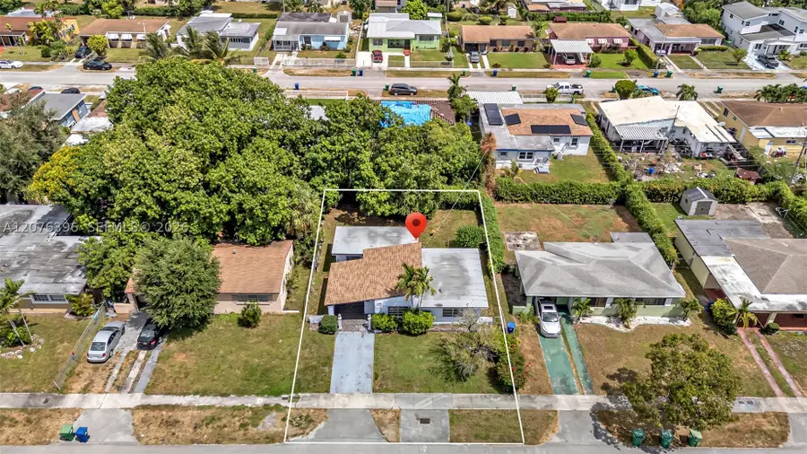 835 NW 84th St, Miami, FL 33150 - #2