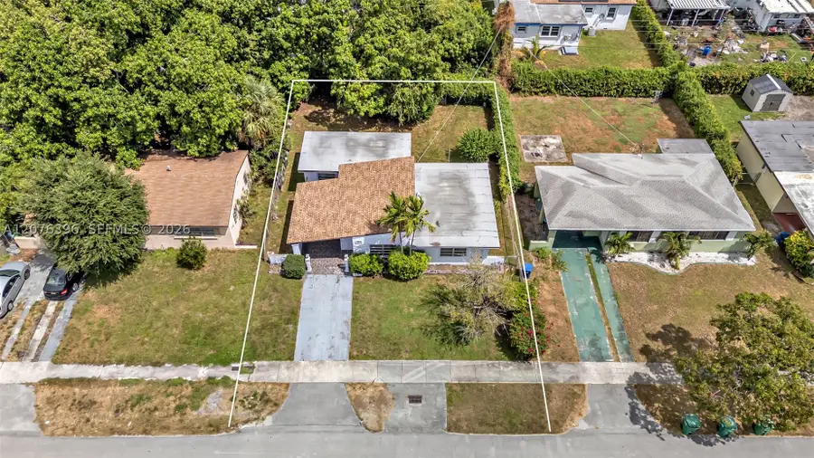 835 NW 84th St, Miami, FL 33150 - #3