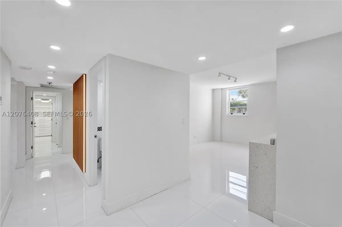 90 Edgewater Dr #104, Coral Gables, FL 33133 - #1