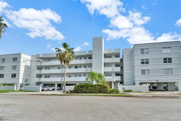 3527 NE 168th St #203, North Miami Beach, FL 33160