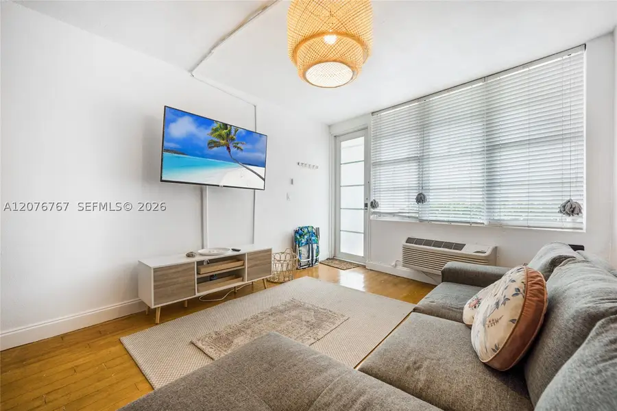 300 74th St #6, Miami Beach, FL 33141 - #2
