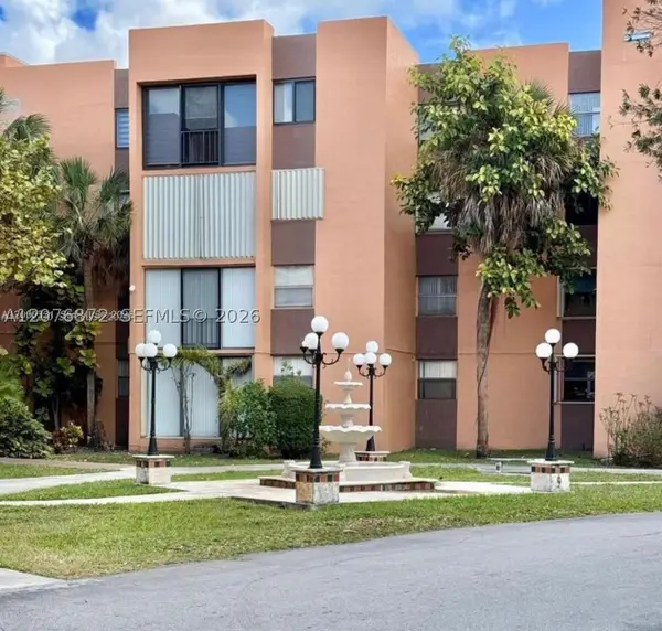 9400 W Flagler St #309, Miami, FL 33174