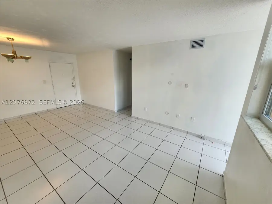 9400 W Flagler St #309, Miami, FL 33174 - #3
