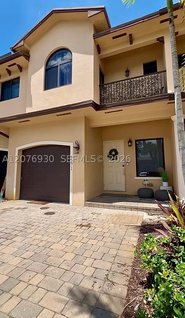 9271 NW 16th St, Pembroke Pines, FL 33027