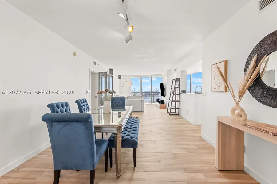 325 S Biscayne Blvd #2723, Miami, FL 33131 - #2
