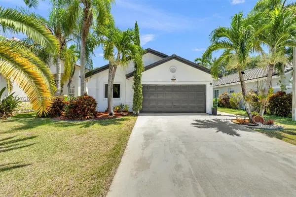631 SW 176th Ave, Pembroke Pines, FL 33029