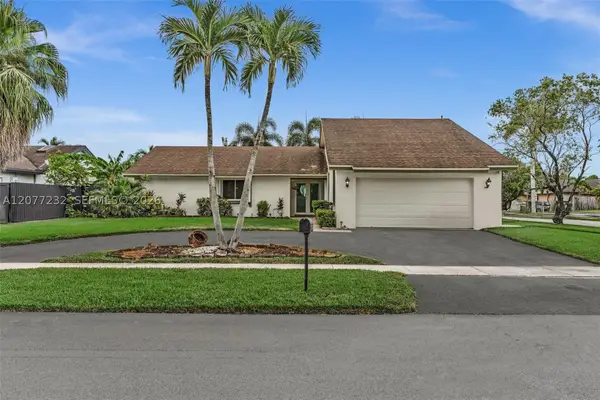 741 SW 100th Ter, Pembroke Pines, FL 33025