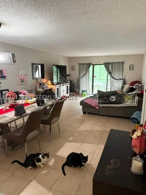 215 Lakeview Dr #203, Weston, FL 33326 - #2