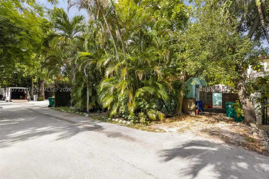 2952 Louise St, Coconut Grove, FL 33133 - #3
