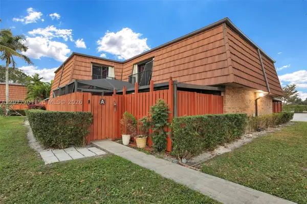 9139 SW 23rd St #A, Davie, FL 33324
