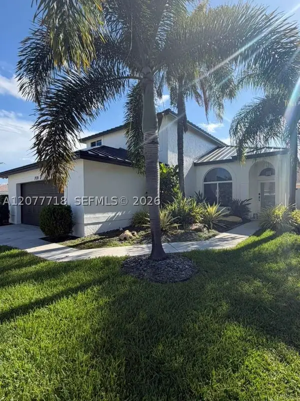 1920 NW 182nd Ter, Pembroke Pines, FL 33029