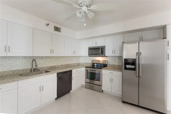 3500 Mystic Pointe Dr #2202, Aventura, FL 33180