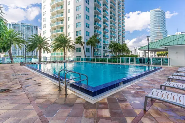 41 SE 5th St #1117, Miami, FL 33131