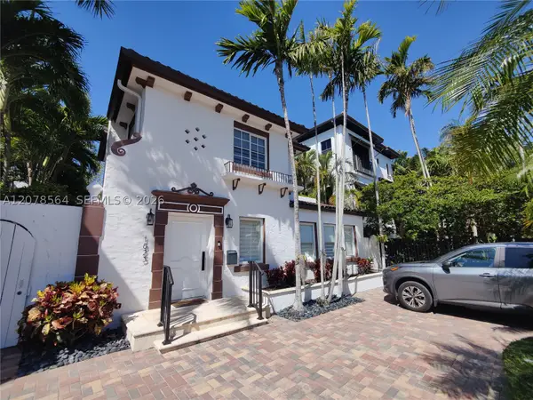 1823 S Bayshore Ln, Miami, FL 33133