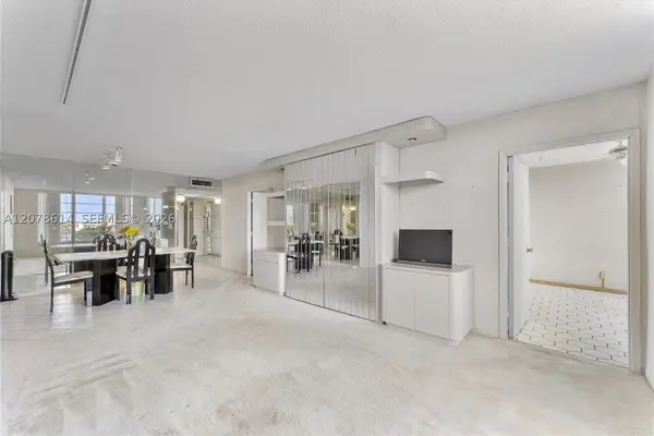 2661 S Course Dr #805, Pompano Beach, FL 33069