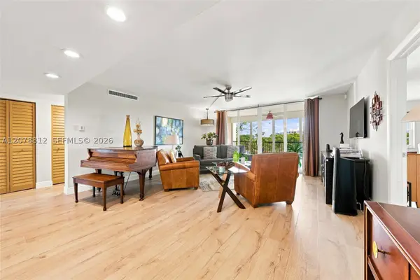 3940 Inverrary Blvd #601-A, Lauderhill, FL 33319