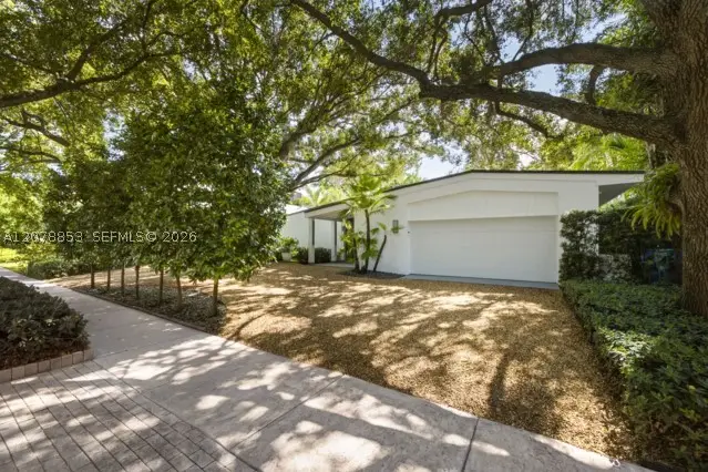 205 S Shore Dr S, Miami, FL 33133 - #1