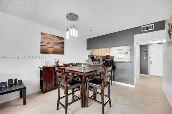7610 Stirling Rd #206F, Davie, FL 33024