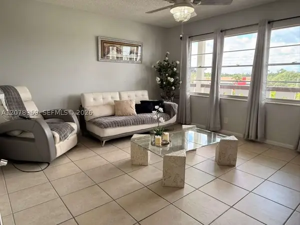 425 Southampton B #425, West Palm Beach, FL 33417