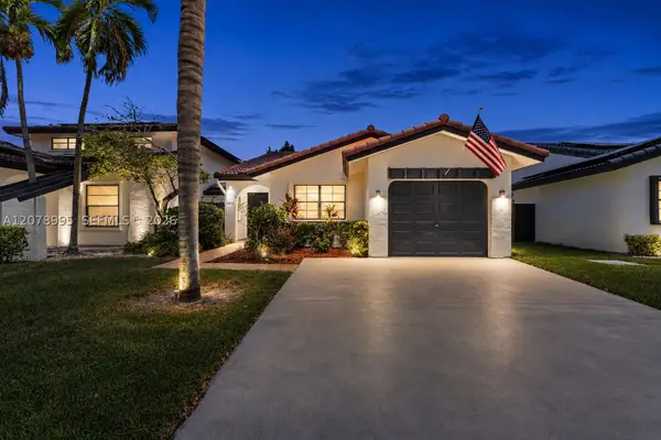 6633 NW 176th Ter, Hialeah, FL 33015