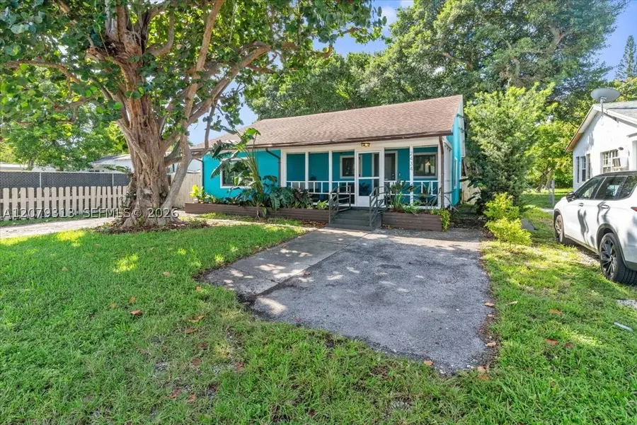 2434 Lincoln St, Hollywood, FL 33020 - #2