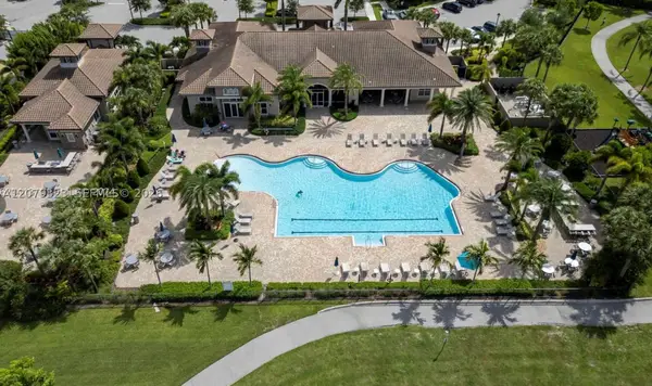 1240 Eucalyptus Dr #2, Hollywood, FL 33021