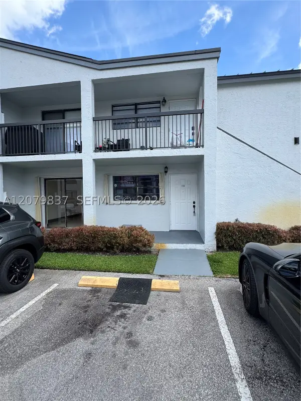 18224 Mediterranean Blvd #2-17, Miami, FL 33015