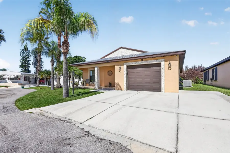 12 Barcelona Ln, Port Saint Lucie, FL 34952 - #3