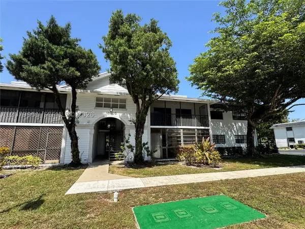 18905 NW 62nd Ave #204, Hialeah, FL 33015