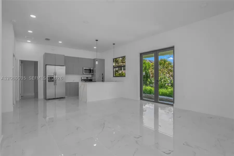 2035 NE 9th Ave, Cape Coral, FL 33909 - #2