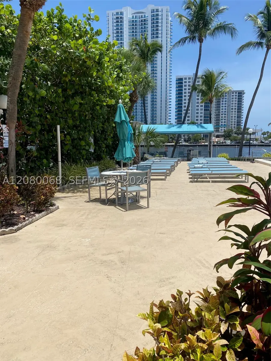 1000 Parkview Dr #427, Hallandale Beach, FL 33009 - #2