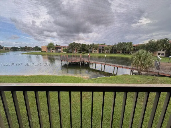 5613 Coral Lake Dr #201, Margate, FL 33063