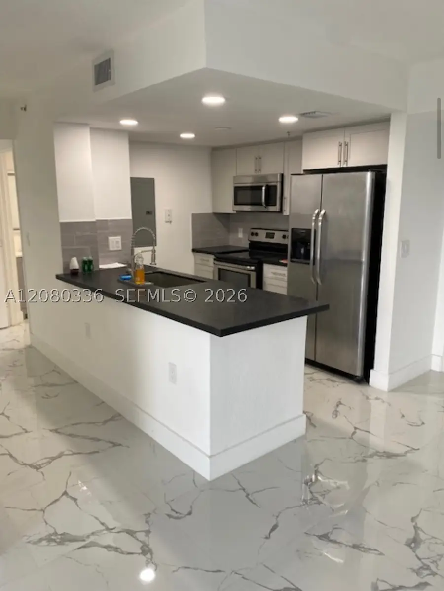 816 NW 11th St #902, Miami, FL 33136 - #3