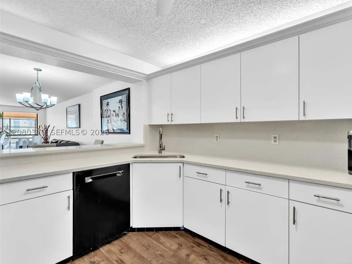 7518 Fairfax Dr #110, Tamarac, FL 33321 - #1