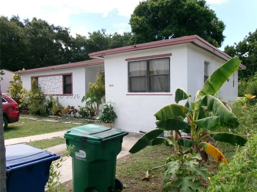 1500 NE 150th St, Miami, FL 33161 - #2