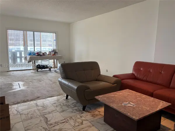 4330 Hillcrest Dr #816, Hollywood, FL 33021