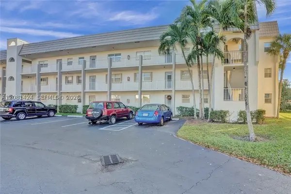 8325 Sunrise Lakes Blvd #212, Sunrise, FL 33322