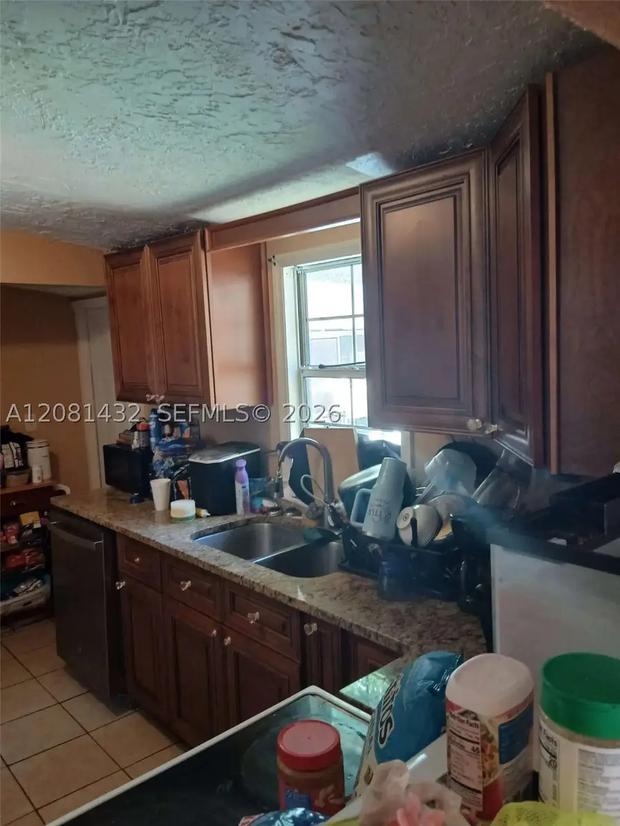 5424 Blue Grass St, Orlando, FL 32810 - #2