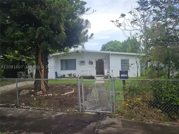 11345 SW 44th St, Miami, FL 33165