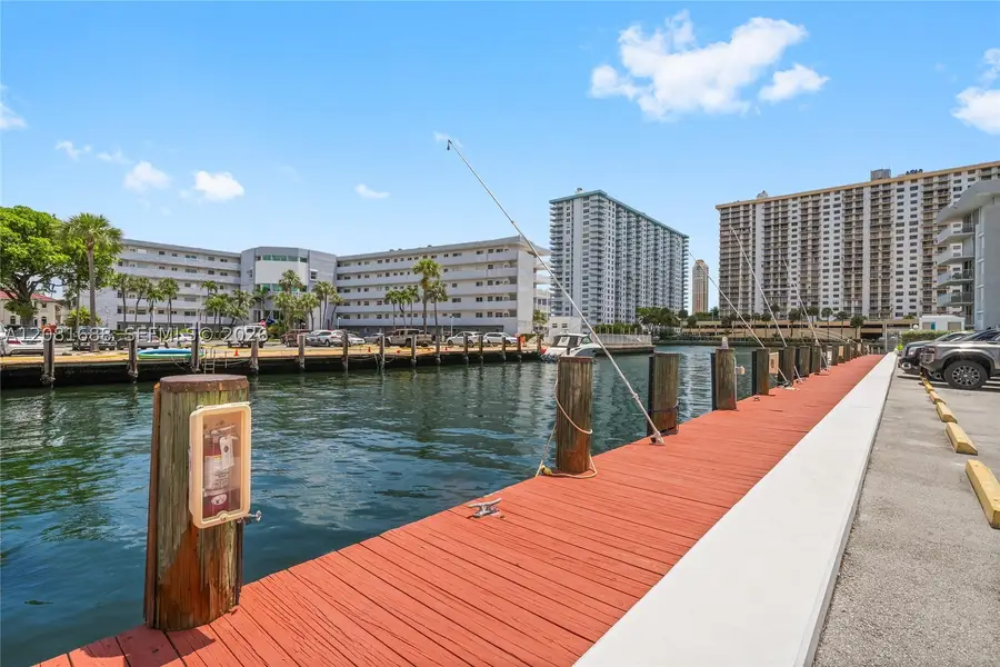 4000 NE 169th St #607, North Miami Beach, FL 33160 - #3